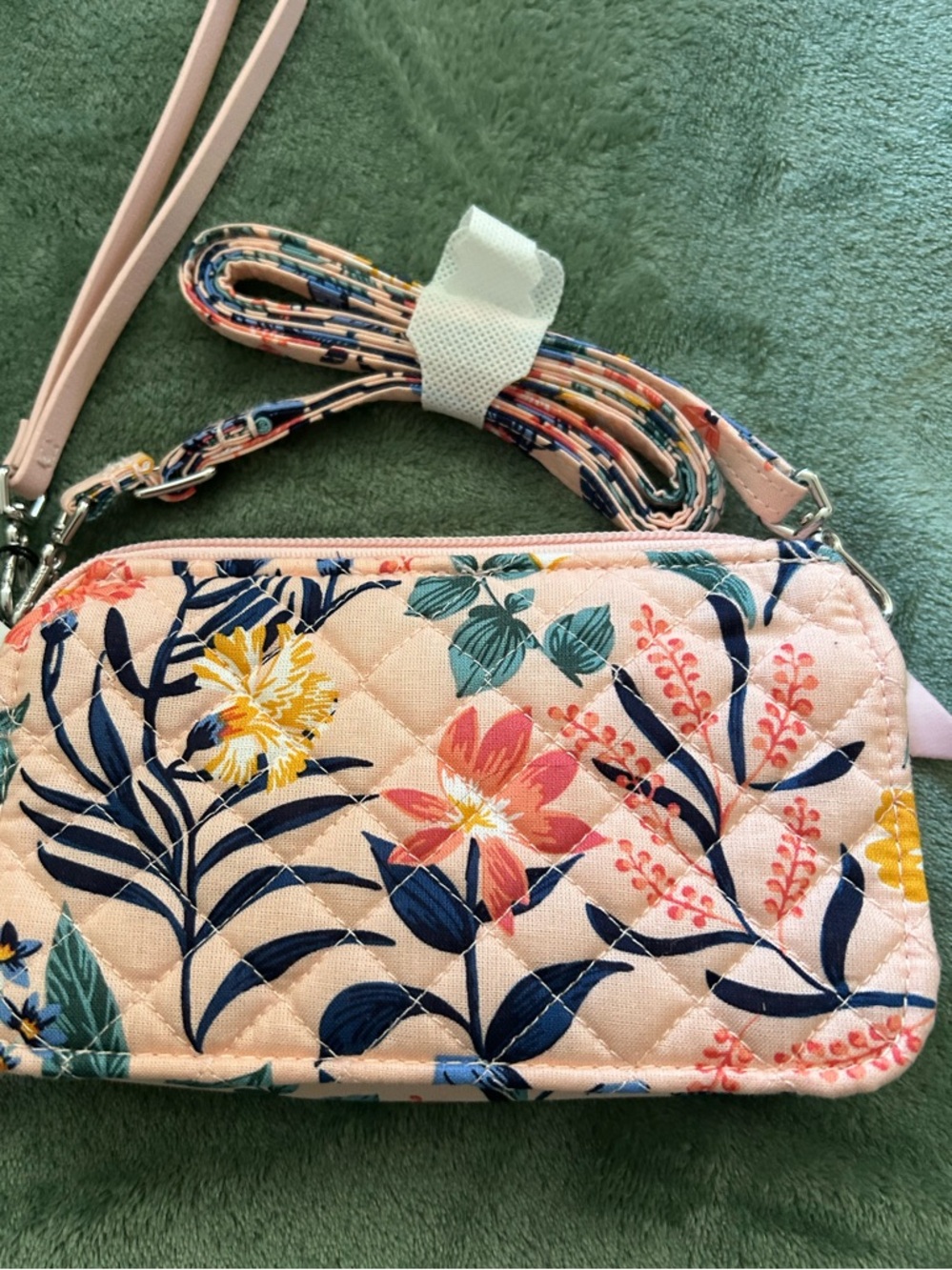 NWT- “ Paradise Corral” Vera Bradley Floral Quilted Wristlet Crossbody - Picture 2 of 6